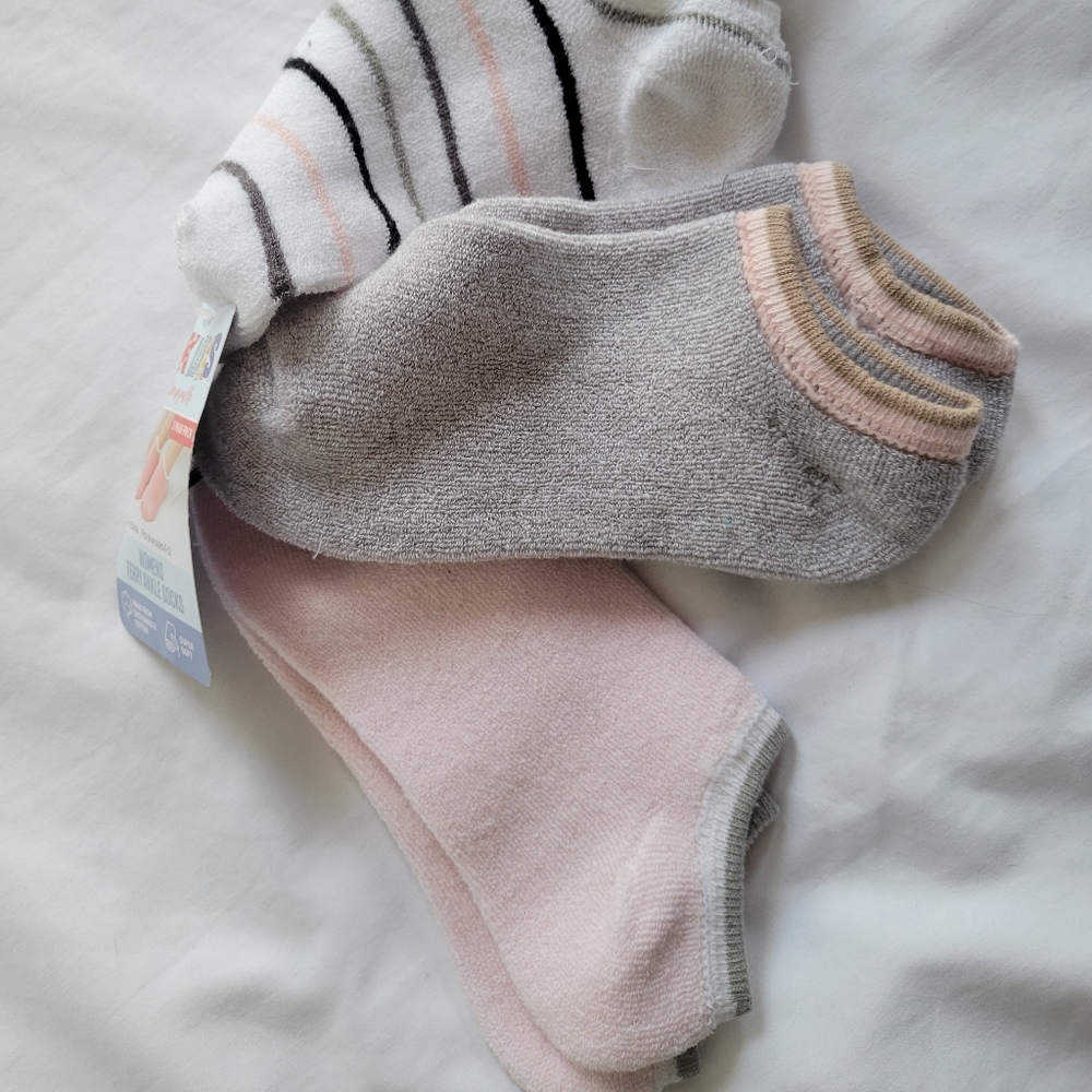Mukluk terry ankle socks